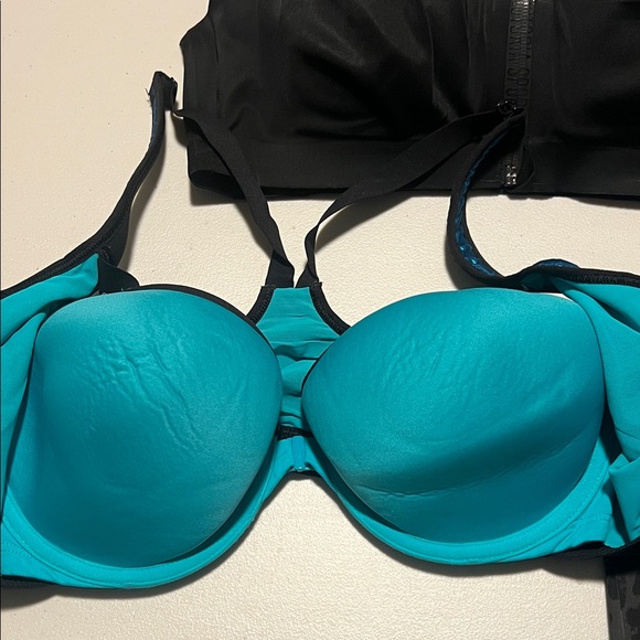 (3) Victoria Secret Sports bra 36D - Picture 3 of 8